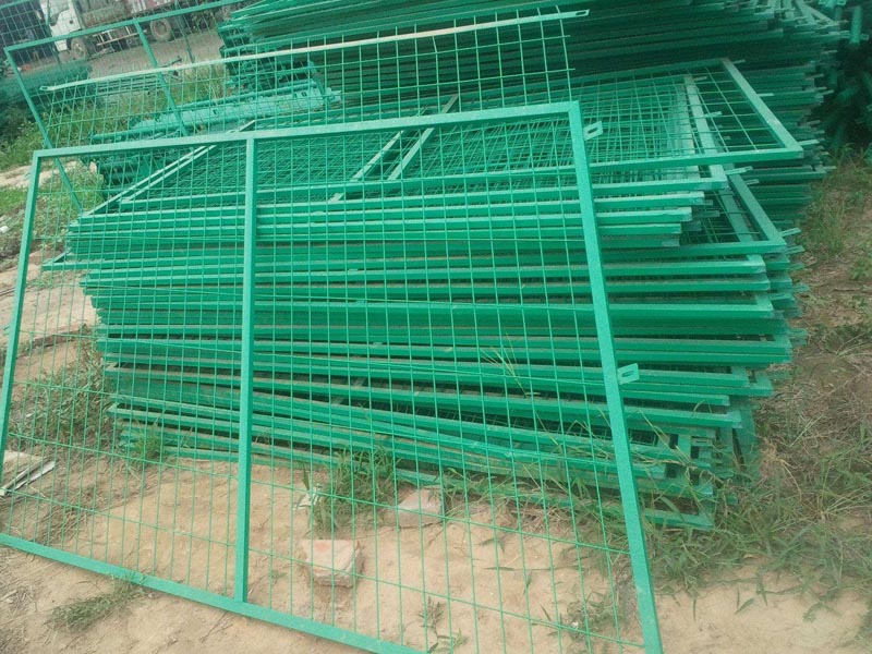 如何分辨護(hù)欄網(wǎng)質(zhì)量的好壞 如何分辨護(hù)欄網(wǎng)質(zhì)量的好壞